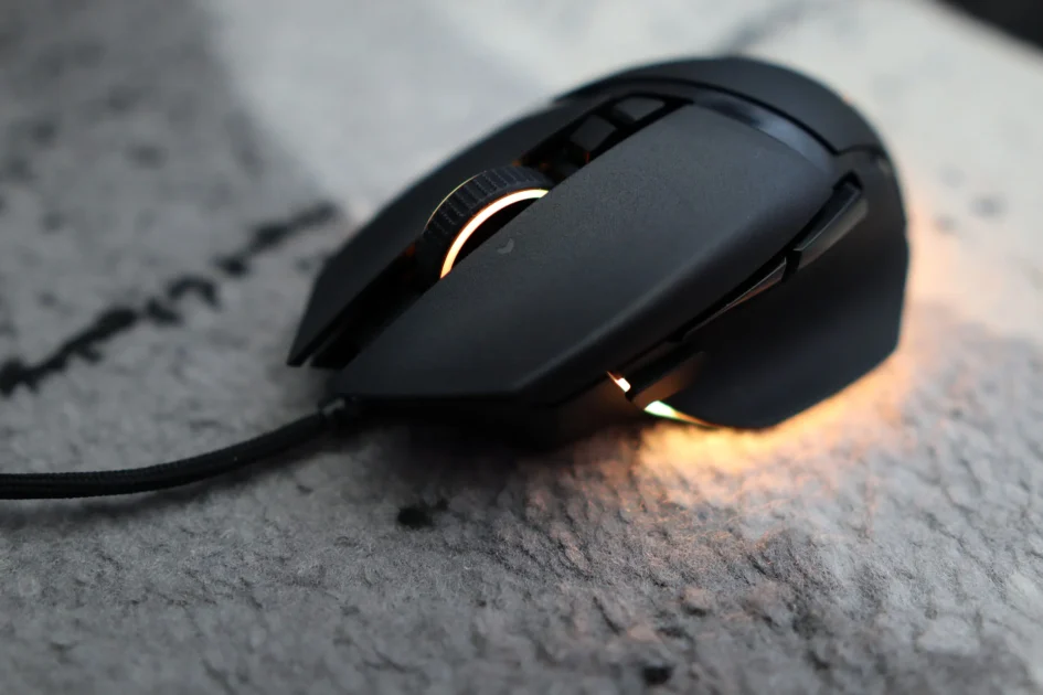 Optical vs. Laser Mouse: Which Is Better for Bangladeshi Gamers?