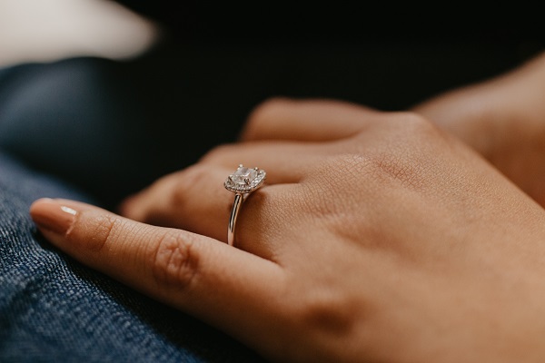 Engagement Ring Trends in Bristol's Student Community