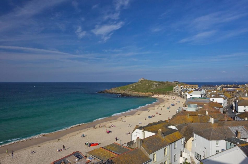 Unforgettable Moments Await Top Things to Do on Porthmeor Beach & Where to Stay in St Ives